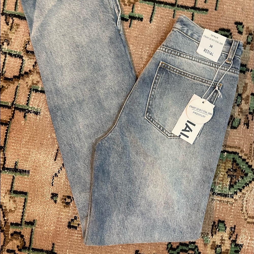 Redial Jeans - Straight Leg Split Detail
